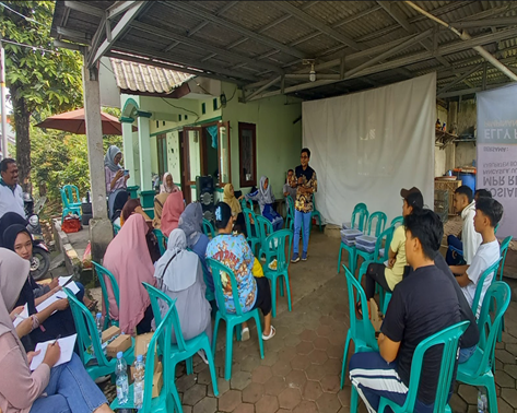 Gambar pemberdayaan karangtaruna dan ibu rumah tangga di Desa Cibatok, Darmaga, Bogor melalui pemanfaatan sampah rumah tangga dan budidaya maggot 1